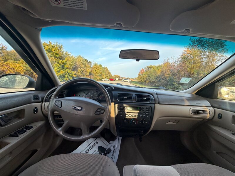 Used 2001 Ford Taurus SE FWD image 10
