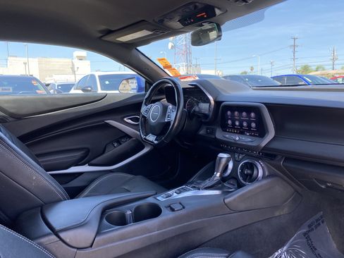 Used 2021 Chevrolet Camaro LT w/ Technology Package RWD image 20