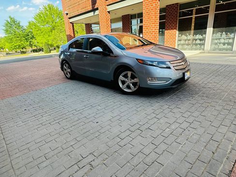 Used 2013 Chevrolet Volt Premium w/ Premium Trim Package FWD image 1