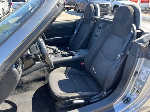 Used 2014 MAZDA MX-5 Miata Sport image 9