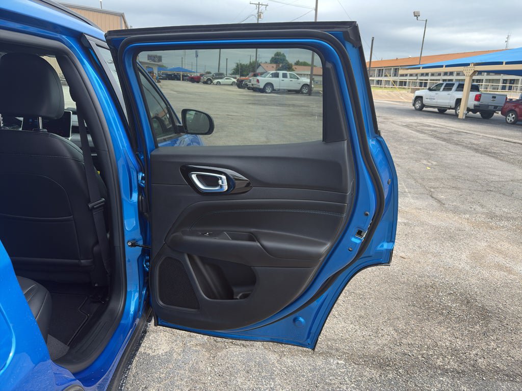 New 2026 Jeep Compass Latitude AWD/4WD image 16