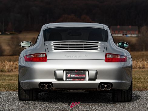 Used 2005 Porsche 911 Carrera S image 4