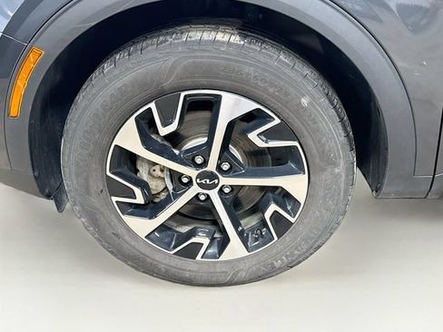 Used 2023 Kia Sportage EX AWD/4WD image 31