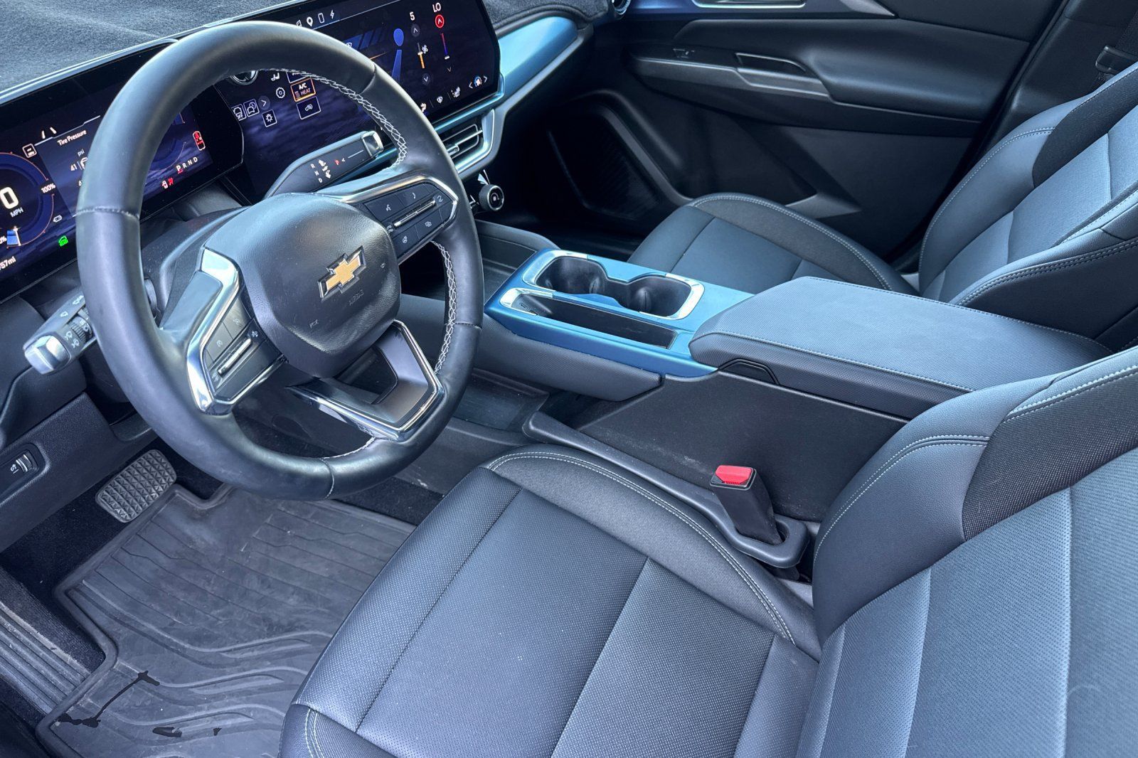 Used 2024 Chevrolet Equinox EV LT w/ LPO, All-Weather Mat Package FWD image 11