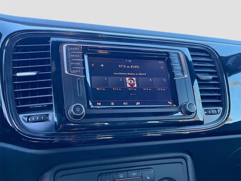 Used 2018 Volkswagen Beetle 2.0T Coast image 14