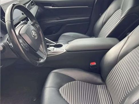 Used 2023 Toyota Camry SE image 8