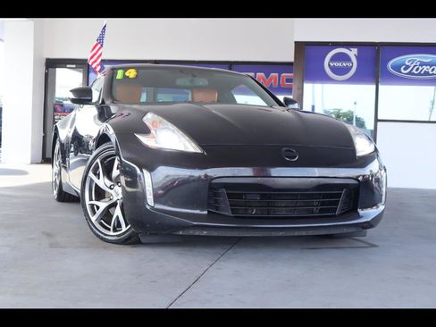 Used 2014 Nissan 370Z Touring w/ Sport Package RWD image 1