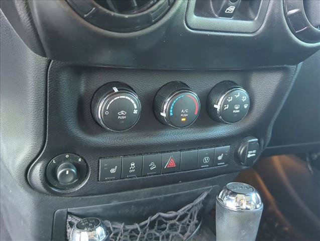 Used 2017 Jeep Wrangler Unlimited Sahara AWD/4WD image 21