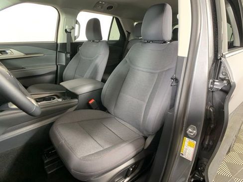 Used 2025 Ford Explorer Active image 19