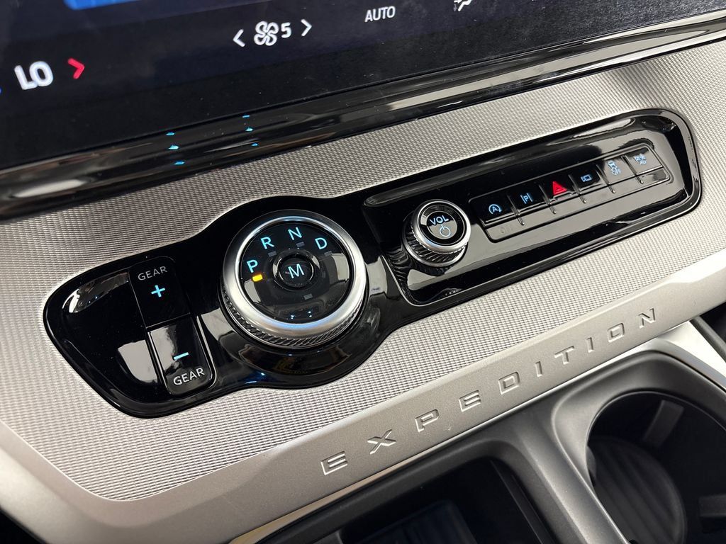 New 2027 Ford Expedition Active RWD image 28