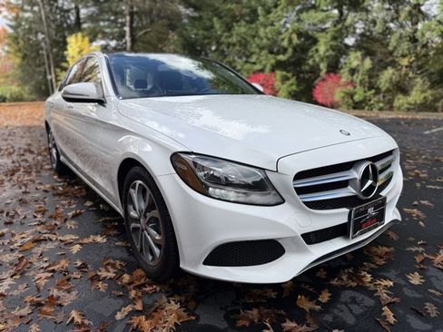 Used 2015 Mercedes-Benz C 300 Sedan image 3