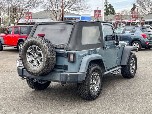 Used 2015 Jeep Wrangler Rubicon w/ Power Convenience Group image 4