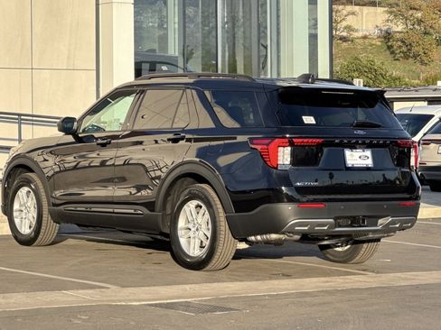 New 2026 Ford Explorer Active w/ Active Comfort Package RWD image 5