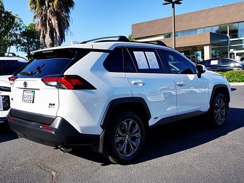Used 2025 Toyota RAV4 XLE Premium w/ Weather Package AWD/4WD image 8