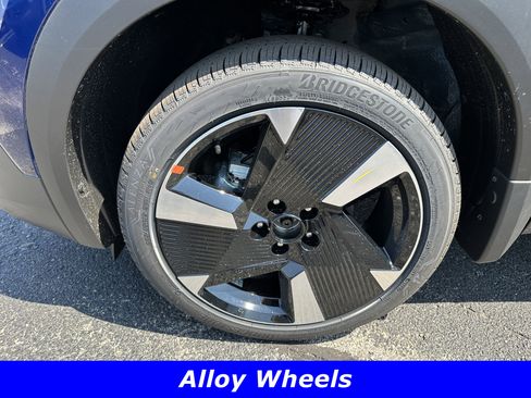 New 2026 Nissan Kicks SR image 14