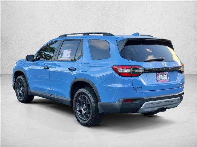 Used 2025 Honda Pilot TrailSport image 8