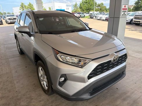 Used 2021 Toyota RAV4 XLE FWD image 1