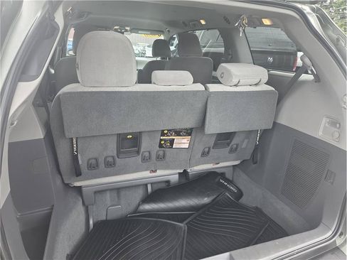Used 2020 Toyota Sienna LE FWD image 34