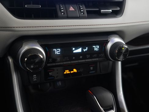 Used 2025 Toyota RAV4 Limited image 22