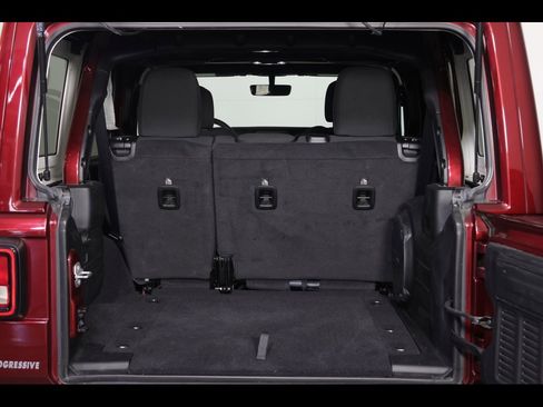 Used 2021 Jeep Wrangler Unlimited Sport image 17