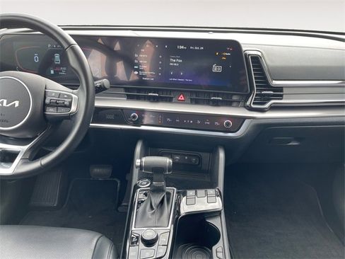 Used 2023 Kia Sportage EX image 11