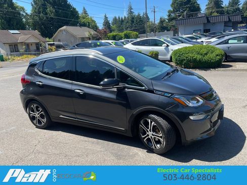 Used 2017 Chevrolet Bolt Premier w/ Driver Confidence II Package FWD image 15