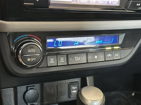 Used 2014 Toyota Corolla LE w/ Protection Package FWD image 23