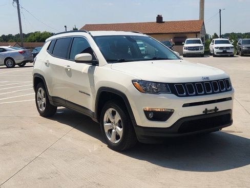 Used 2018 Jeep Compass Latitude w/ Popular Equipment Group AWD/4WD image 8
