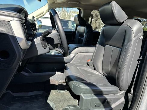 Used 2022 Ford Expedition XLT image 15