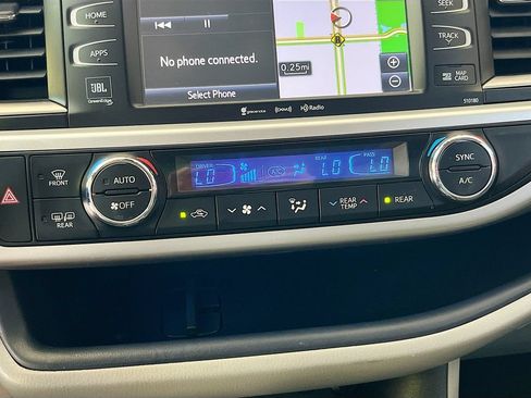 Used 2018 Toyota Highlander Limited Platinum w/ Protection Package #3 AWD/4WD image 16