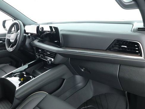 Used 2025 Chevrolet Tahoe Premier image 23