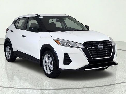 Certified 2025 Nissan Kicks Play S FWD image 1