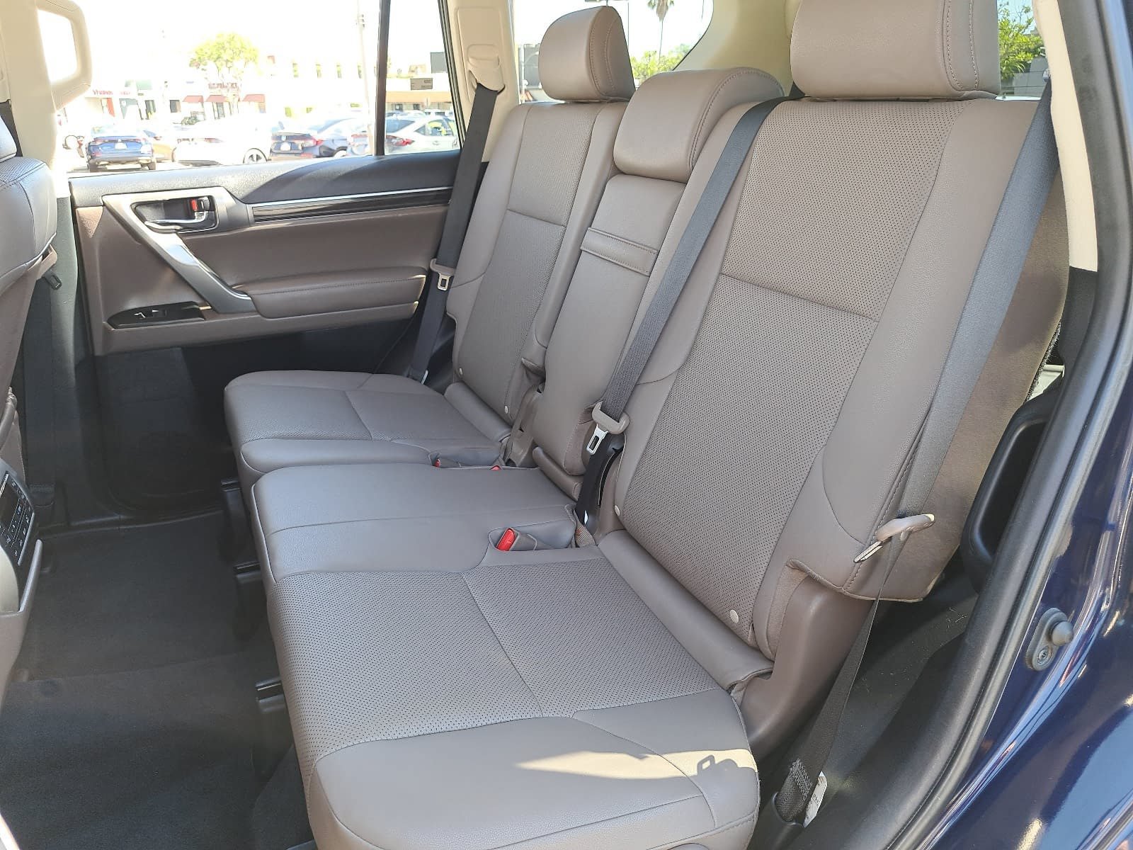 Used 2022 Lexus GX 460 Premium w/ Premium Package AWD/4WD image 16