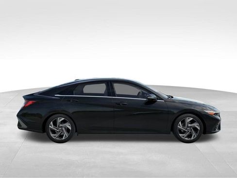 New 2025 Hyundai Elantra Limited w/ Cargo Package image 7