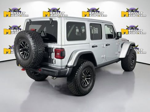 Used 2024 Jeep Wrangler Unlimited Rubicon AWD/4WD image 5