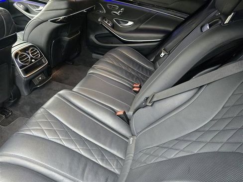 Used 2018 Mercedes-Benz S 560 Sedan image 20
