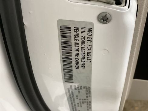 Used 2024 Chrysler Pacifica Touring-L image 29