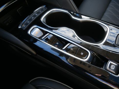 Used 2023 Buick Envision Avenir image 30