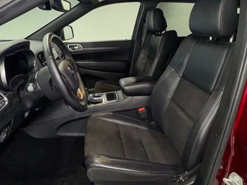 Used 2020 Jeep Grand Cherokee Laredo w/ Laredo X Package image 14