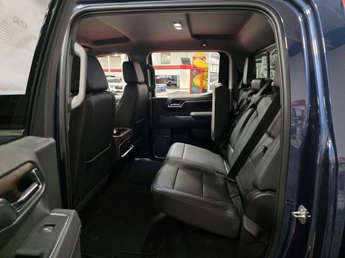 Used 2022 GMC Sierra 1500 SLT w/ SLT Convenience Package image 23