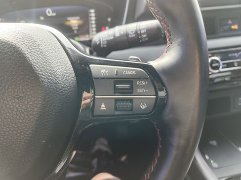 Used 2025 Honda Pilot Black Edition image 39