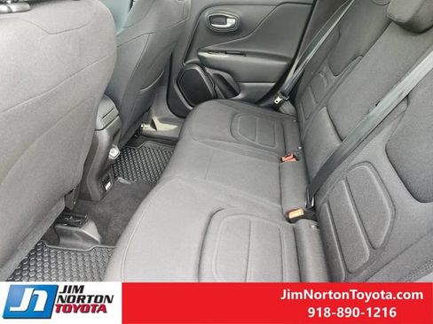 Used 2022 Jeep Renegade Latitude w/ Convenience Group AWD/4WD image 30