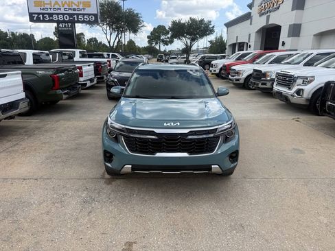 Used 2024 Kia Seltos EX FWD image 38