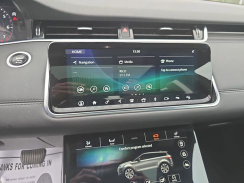 Used 2020 Land Rover Range Rover Evoque SE image 19