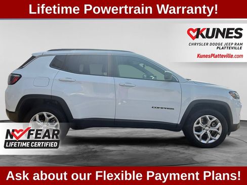Used 2024 Jeep Compass Latitude AWD/4WD image 11