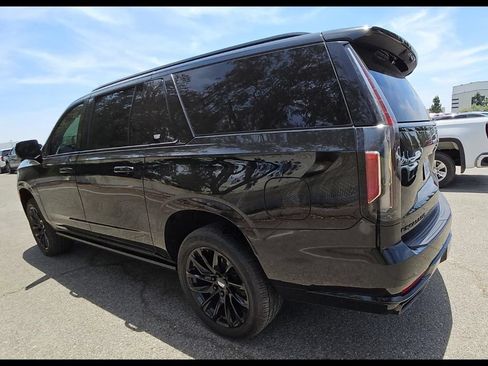 Used 2023 Cadillac Escalade ESV Sport Platinum w/ LPO, ONYX Package AWD/4WD image 9