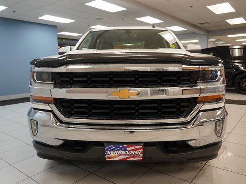 Used 2018 Chevrolet Silverado 1500 LT w/ LT Eassist Package image 12