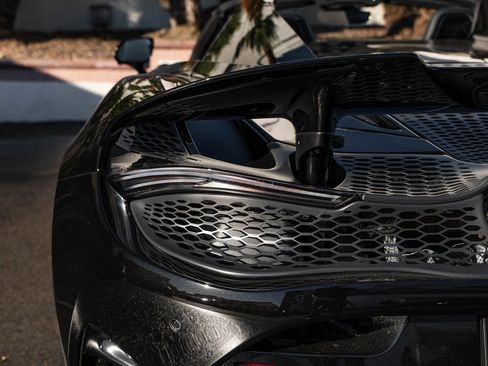 Used 2024 McLaren 750S Spider image 33