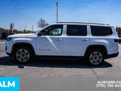 Used 2024 Jeep Wagoneer Series II w/ Flexible Seating Group RWD image 10