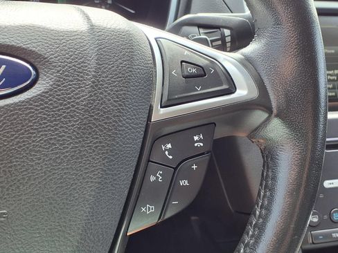 Used 2016 Ford Fusion Titanium AWD/4WD image 26